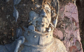 На Сахалине в городе Невельске снесли и выбросили памятник Юрию Гагарину