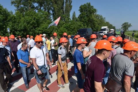 Украинские шахтеры перекрыли дороги из-за долгов по зарплате