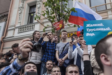 Песков: Протестные акции не представляют опасности для Кремля