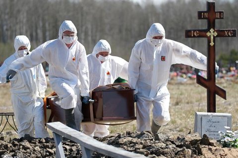 Число умерших от коронавируса в России превысило 21 тысячу человек