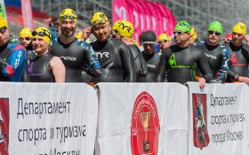 Спортклуб КПРФ собрал на соревнованиях по плаванию на открытой воде почти 900 спортсменов