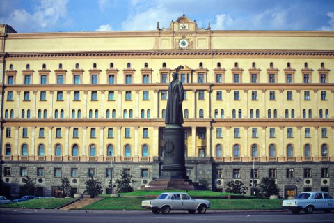 На Лубянскую площадь в Москве могут вернуть памятник Феликсу Дзержинскому