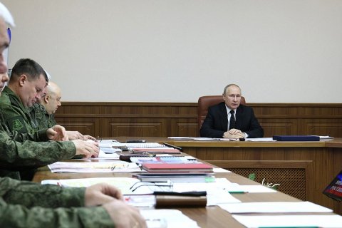Путин посетил штаб управления спецоперацией на Украине