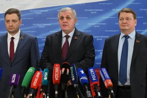 Н.В. Коломейцев, Г.П. Камнев и В.И. Егоров выступили перед журналистами в Госдуме
