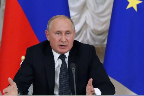 Рейтинг Путина снизился до 39%. «Люди считают, что государство пытается решить свои проблемы за счет населения»