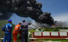 МИД РФ заявило о готовности помочь Кубе в борьбе с гигантским пожаром на нефтебазе