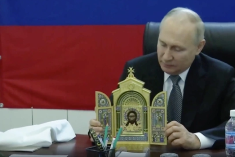 Переданную Путиным икону доставили на позиции группировки «Запад»