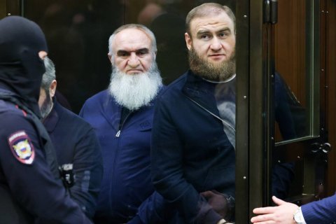 Бывший сенатор Рауф Арашуков и его отец, топ-менеджер «Газпрома» Рауль Арашуков получили пожизненные лишения свободы за убийства и миллиардные хищения газа 