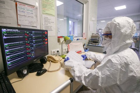 Число заразившихся коронавирусом в России превысило 2,7 млн человек