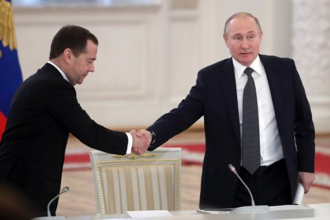 Более половины россиян не одобряют переназначение Медведева – «Левада-Центр»