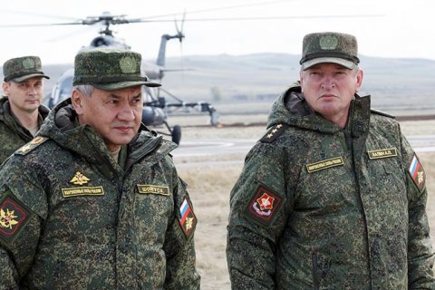 СМИ сообщают, что герой России, командующий ЦВО, генерал-полковник Лапин отправлен в отставку после критики Кадырова