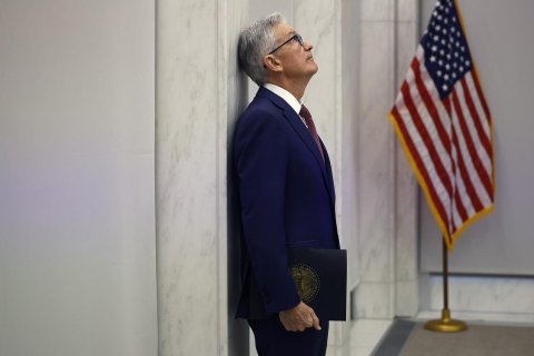 Федеральная резервная система США отказалась уступать давлению Трампа и не стала снижать ключевую ставку