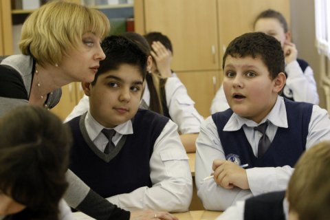 Власти повысят престиж профессии учителя за 3 млн рублей
