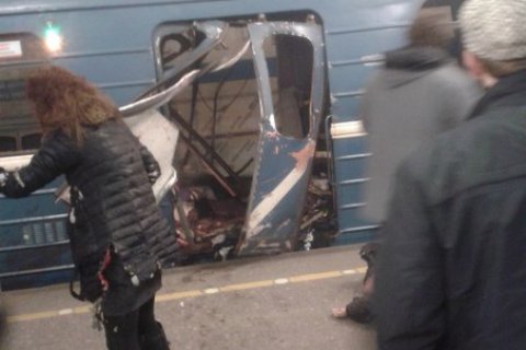 В Петербурге в вагоне метро прогремел взрыв. Есть пострадавшие