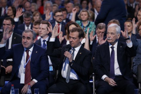 «Единая Россия» начинает «смягчать пенсионную реформу»… и отказывается