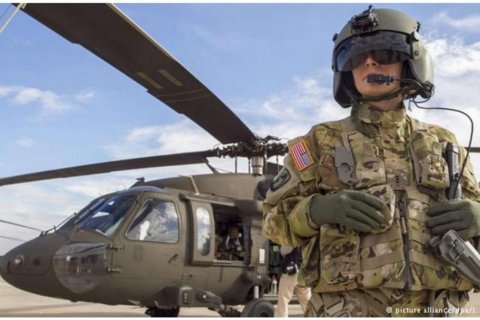 Иносми: Вслед за танками, США перебрасывают к границе с Россией боевые вертолеты 