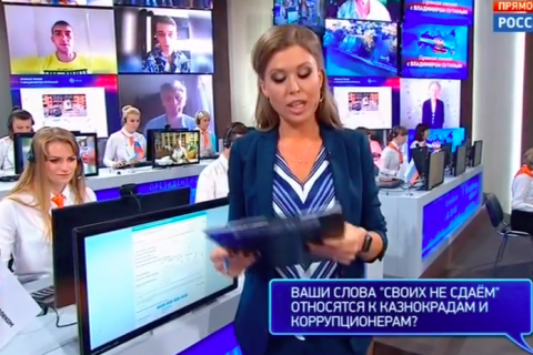 Во время трансляции Прямой Линии с В.Путиным в эфире федеральных каналов появились острые вопросы к президенту