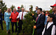 Председатель ЦК КПРФ Геннадий Зюганов и посол КНР в РФ Чжань Ханхуэй высадили деревья на Аллее дружбы России и Китая 