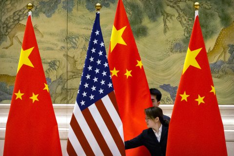 Китай приостановил сотрудничество с США в военной и уголовно-правовой сфере