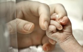 «Мандат на безнаказанность». Суд закрыл дело медиков, в результате действий которых погиб младенец