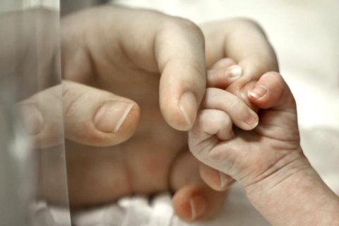 «Мандат на безнаказанность». Суд закрыл дело медиков, в результате действий которых погиб младенец