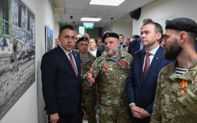 Юрий Афонин и Айрат Гибатдинов открыли в Совете Федерации выставку, посвященную подвигу бойцов бригады «Ветераны»