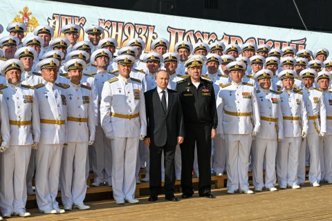 Путин: Обязательно и в полном объеме реализуем намеченные планы по созданию современного Военно-морского флота