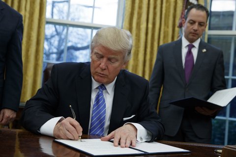 Трамп подписал указ о выходе США из Транстихоокеанского партнерства