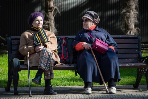 Каждый четвертый россиянин назвал стариков обузой для молодежи