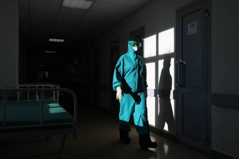 В России впервые от коронавируса умерло за сутки более 500 человек  