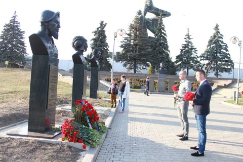 В центре Донецке установили памятник командиру батальона «Спарта» Мотороле