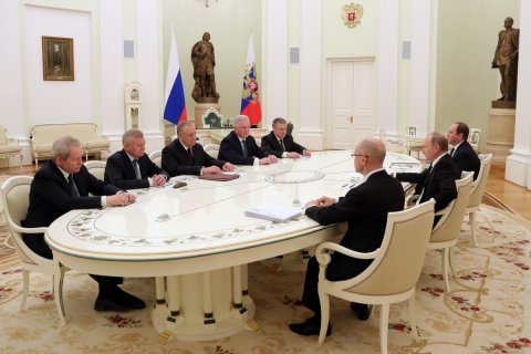 Губернаторопад. При увольнении губернаторы получают от Кремля три вакансии на выбор