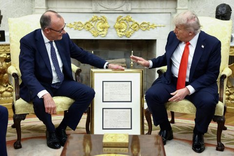 В Германии назвали успешным визит Мерца в США, потому что Трамп его публично не отругал