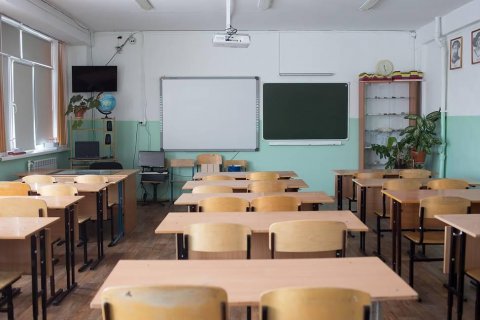 В Хабаровске первыми в России объявили о досрочном окончании учебного года в школах
