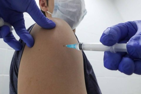 В правительстве пообещали произвести за полгода 30 млн доз вакцины от коронавируса