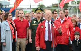 КПРФ отправила на фронт 142-й «боевой» гуманитарный конвой 