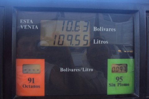 Кто виноват в росте цен на бензин? Отвечают российские граждане