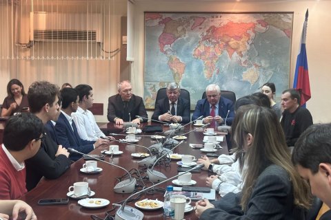 Д.Г. Новиков, Л.И. Калашников и К.К. Тайсаев встретились со студентами Ташкентского филиала МГИМО