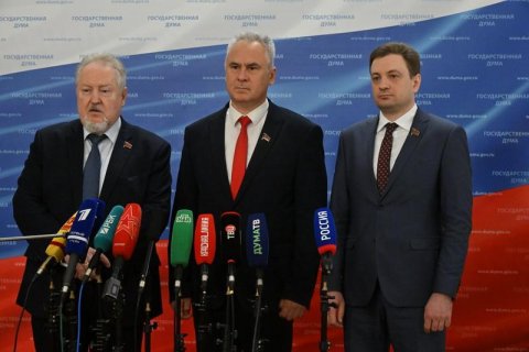 С.П. Обухов, Г.П. Камнев, Е.И. Бессонов выступили перед журналистами в Госдуме
