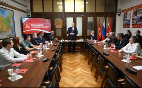 Геннадий Зюганов встретился в Госдуме с делегацией из Костромской области