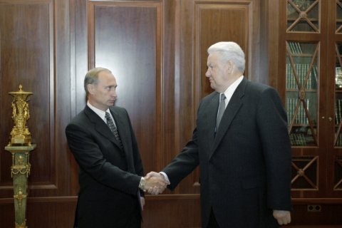 25 лет назад Ельцин назначил Путина врио премьер-министра