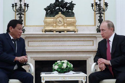 Президент Филиппин  предложил России дружбу и попросил современное оружие