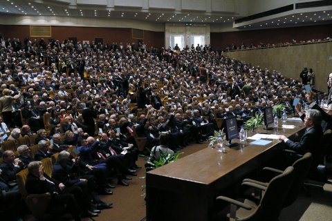 Академики РАН протестуют против удушения науки