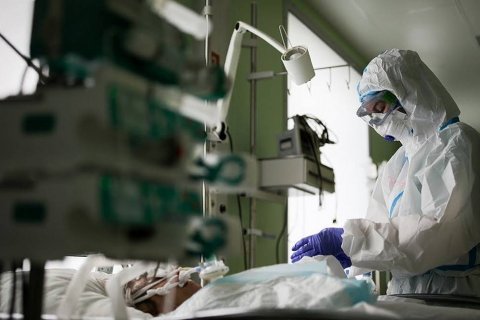 В России из-за коронавируса за сутки умерли 286 человек. Это рекорд с начала эпидемии