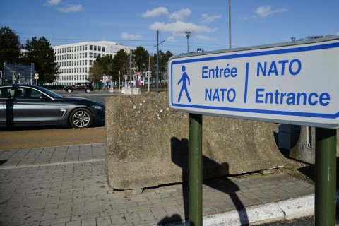 Россия пока не будет назначать постпреда РФ при НАТО