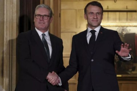 Стармер и Макрон потребовали от России немедленного согласия на перемирие