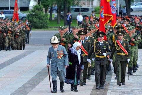 Власти Киргизии призвали не надевать военную форму и костюмы с Z на 9 Мая