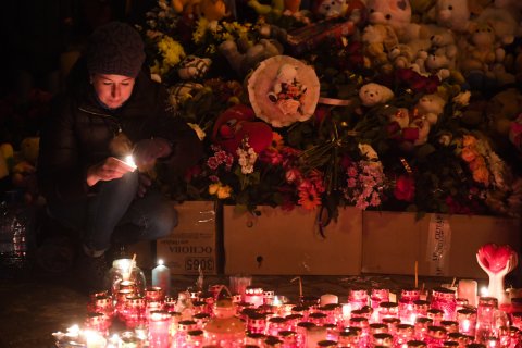 Регионы в знак солидарности с Кемерово объявляют траур. Общероссийский траур не объявлен