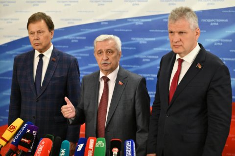 «Программу КПРФ – в жизнь!» А.В. Куринный, Н.И. Осадчий и Н.В. Арефьев выступили перед журналистами в Госдуме