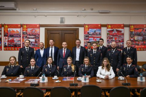 Юрий Афонин в Госдуме встретился с сотрудниками Академии управления МВД России